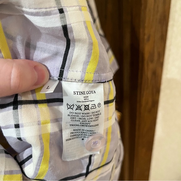 Button Down Top - Picture 3 of 4